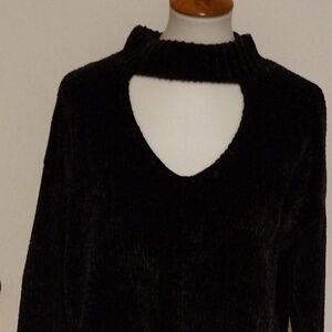 Design Lab - Black‎ Chenille Cut-out Sweater. One Size.